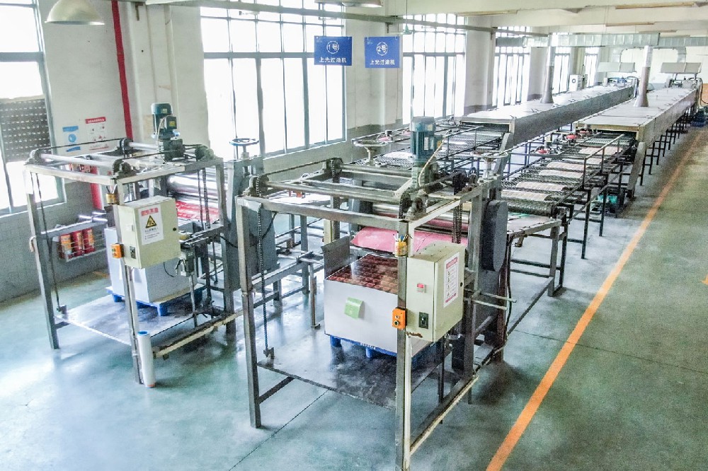 卡牌自動過油壓光機(jī) 